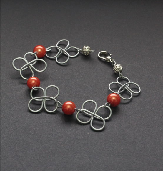 Bracciale "Fiore" fatto a mano.