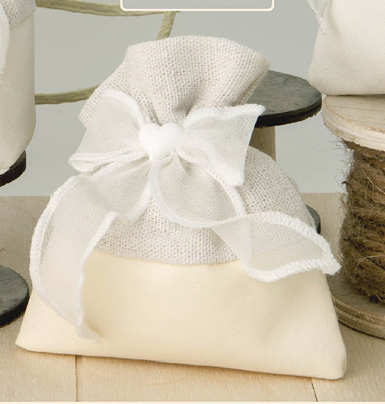 Sacchettino portaconfetti nozze crema con fiocchetto in organza e cuoricino in gesso Linea ELEGANT 10x12 CM