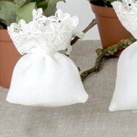 Sacchettini portaconfetti nozze bianco con merletto fiorato cm 8X10
