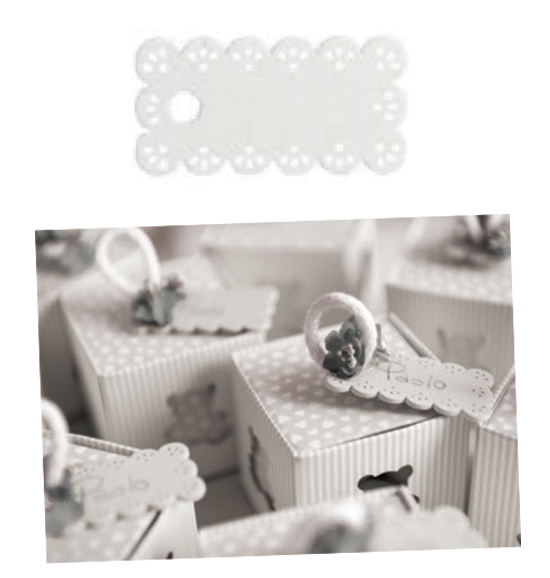 24pz. Targhette bianche in legno traforate dcorazioni per scatoline portaconfetti nozze cm. 4,5x2,3